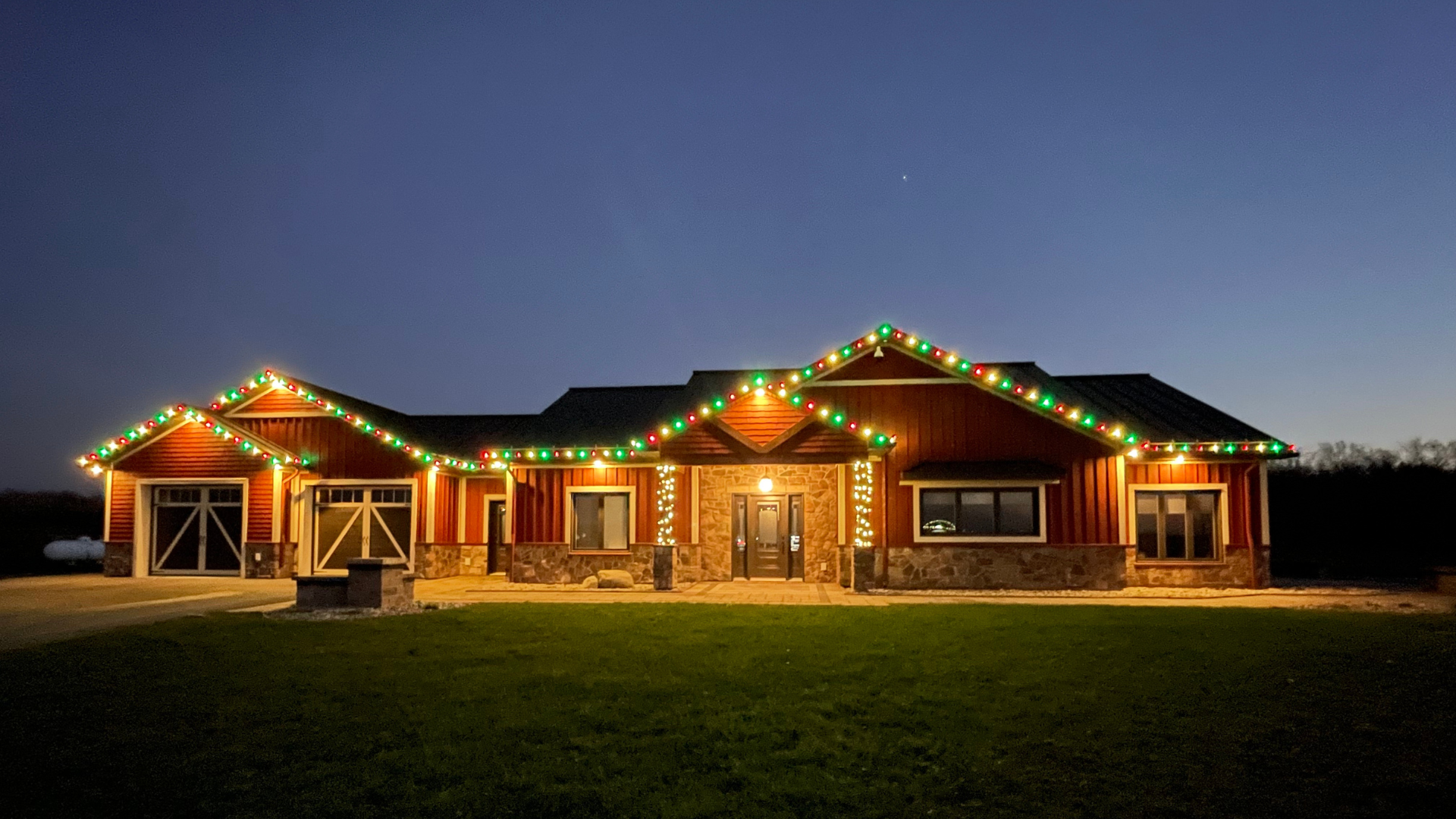 How professional holiday lighting transforms your home